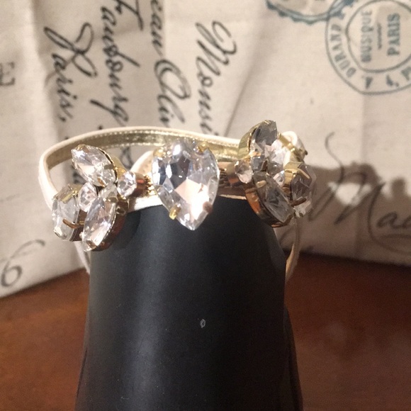 Never worn Nina prom/wedding shoe in ivory luster - Picture 3 of 6